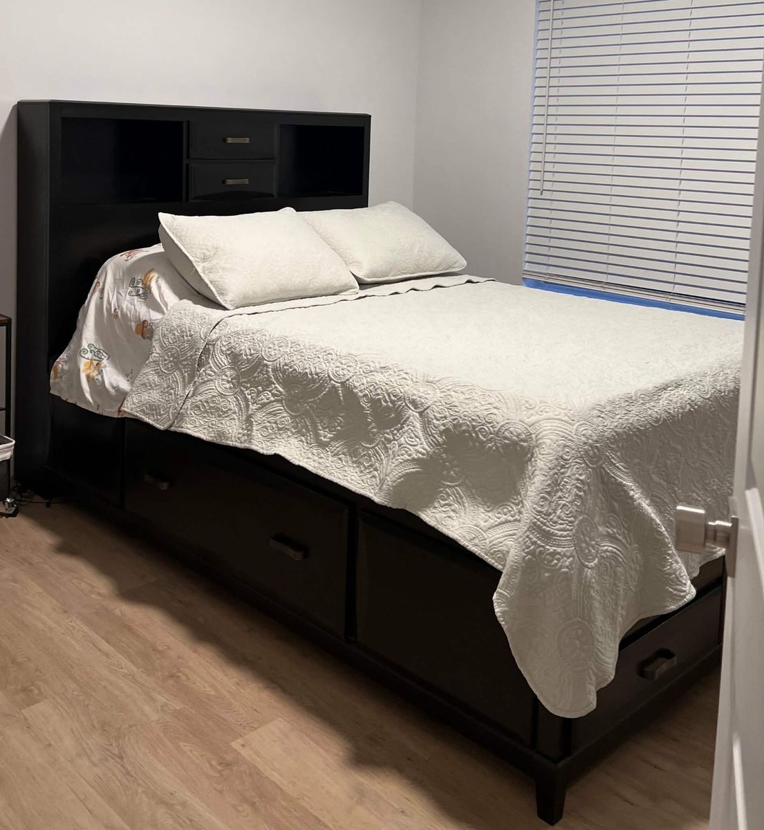 Ashley Furniture Caitbrook Queen Storage Bed - Dark Brown