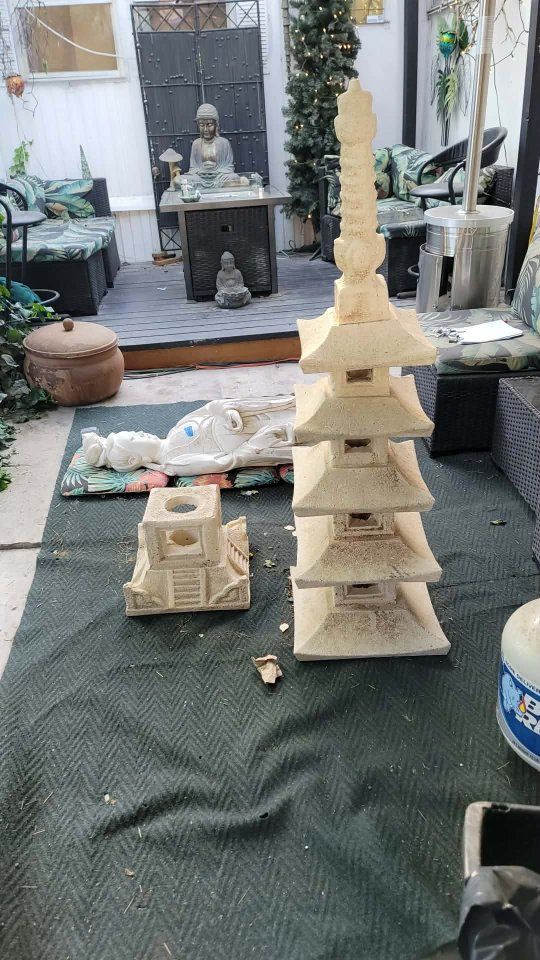 7 Tier Pagoda Yard Statue