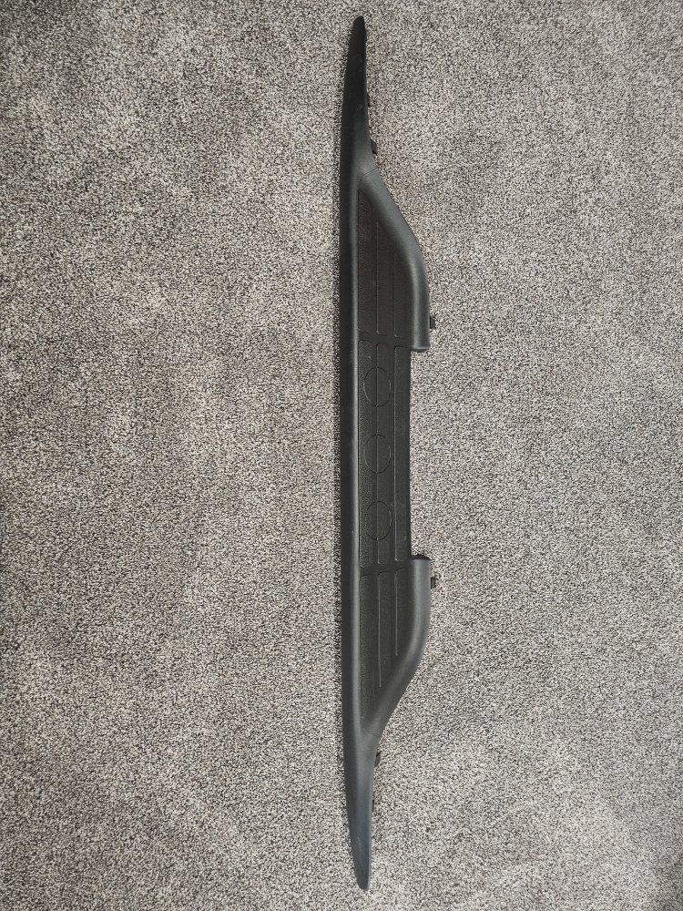 99-06 07 Chevy Silverado Tahoe Sierra Yukon Rear Bumper Step Pad Genuine GM Parts 12335696