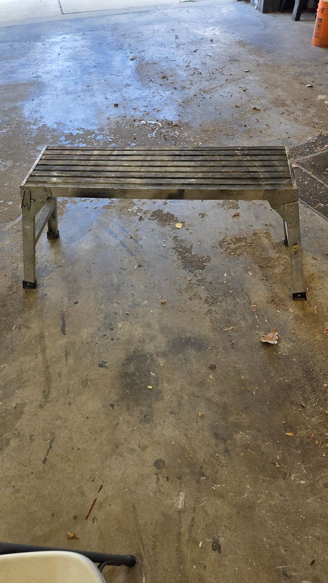 Folding work bench