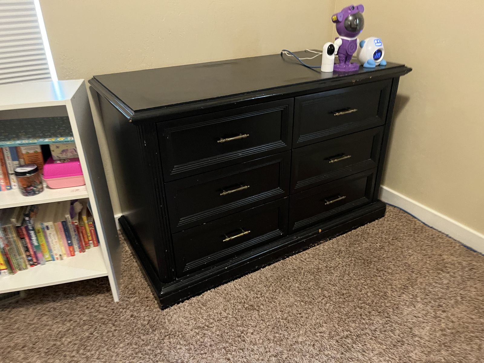 Black 6-Drawer Dresser – Solid & Stylish