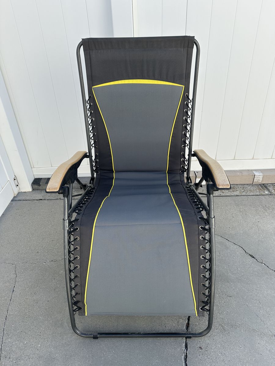 Cabela’s Zero Gravity Lounge Chair