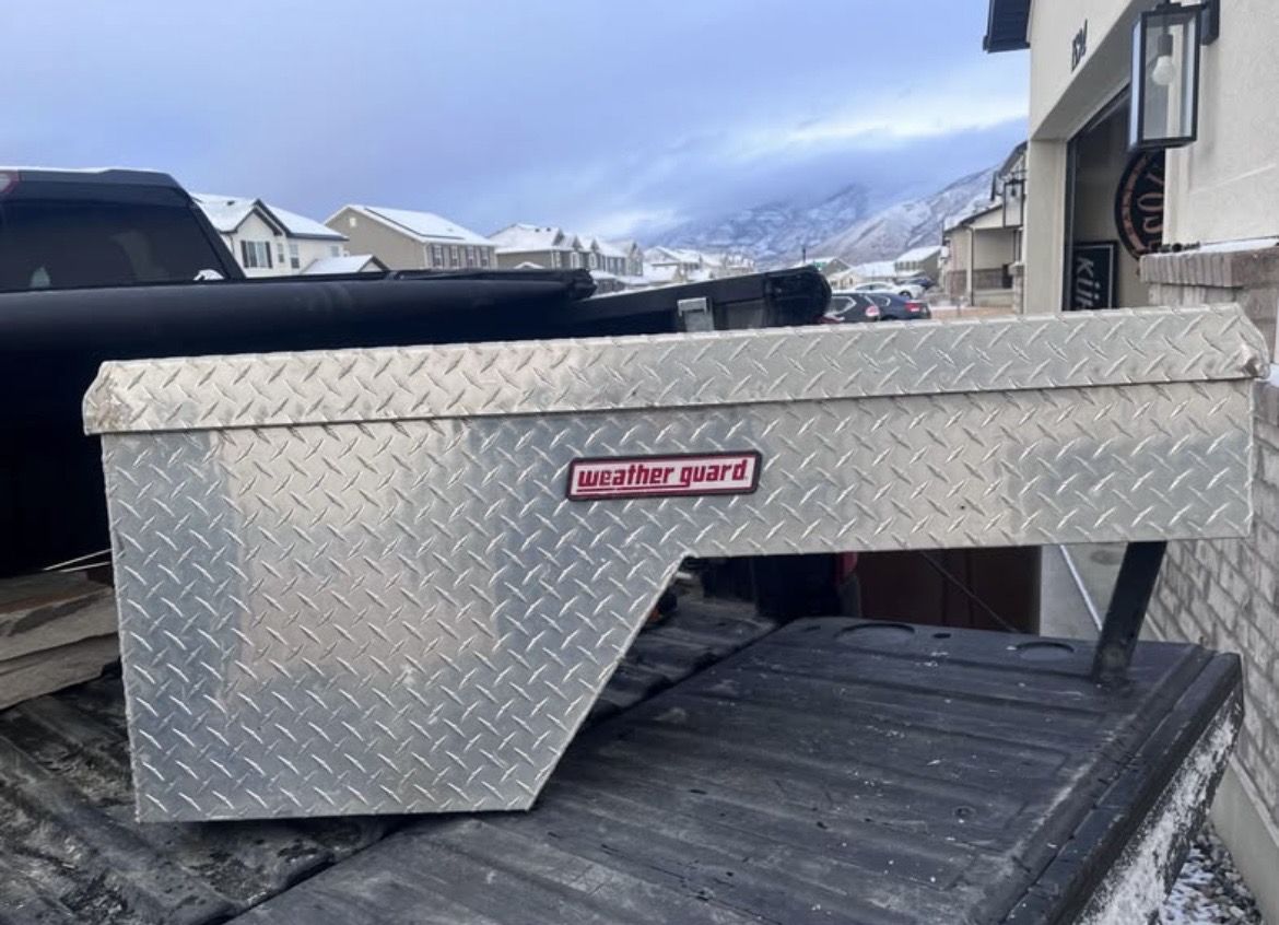 Wheel Well Truck Tool Box