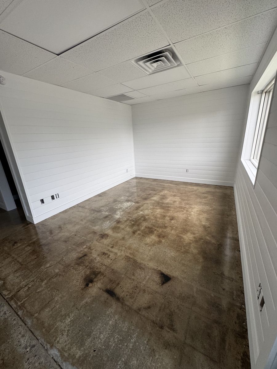 Main image 13