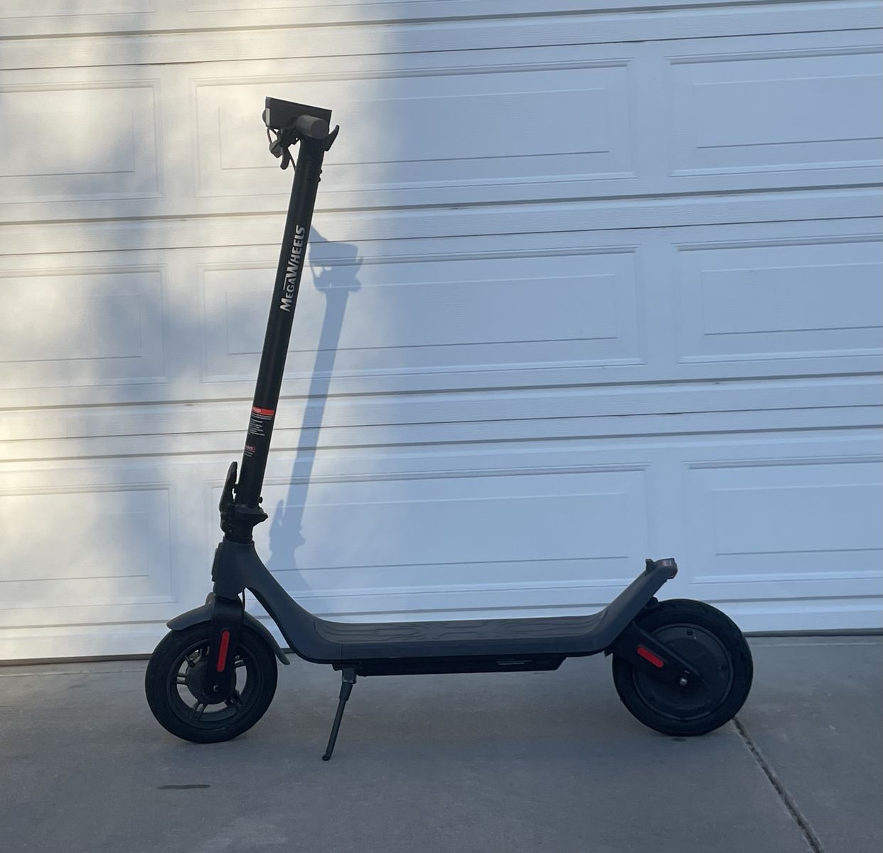 MegaWheels A6L Electric Scooter