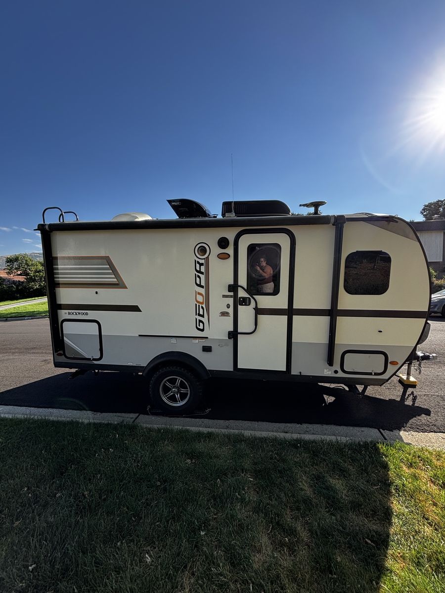 2020 Rockwood Geo Pro 16BH | Solar | Excellent Condition | Extras Included