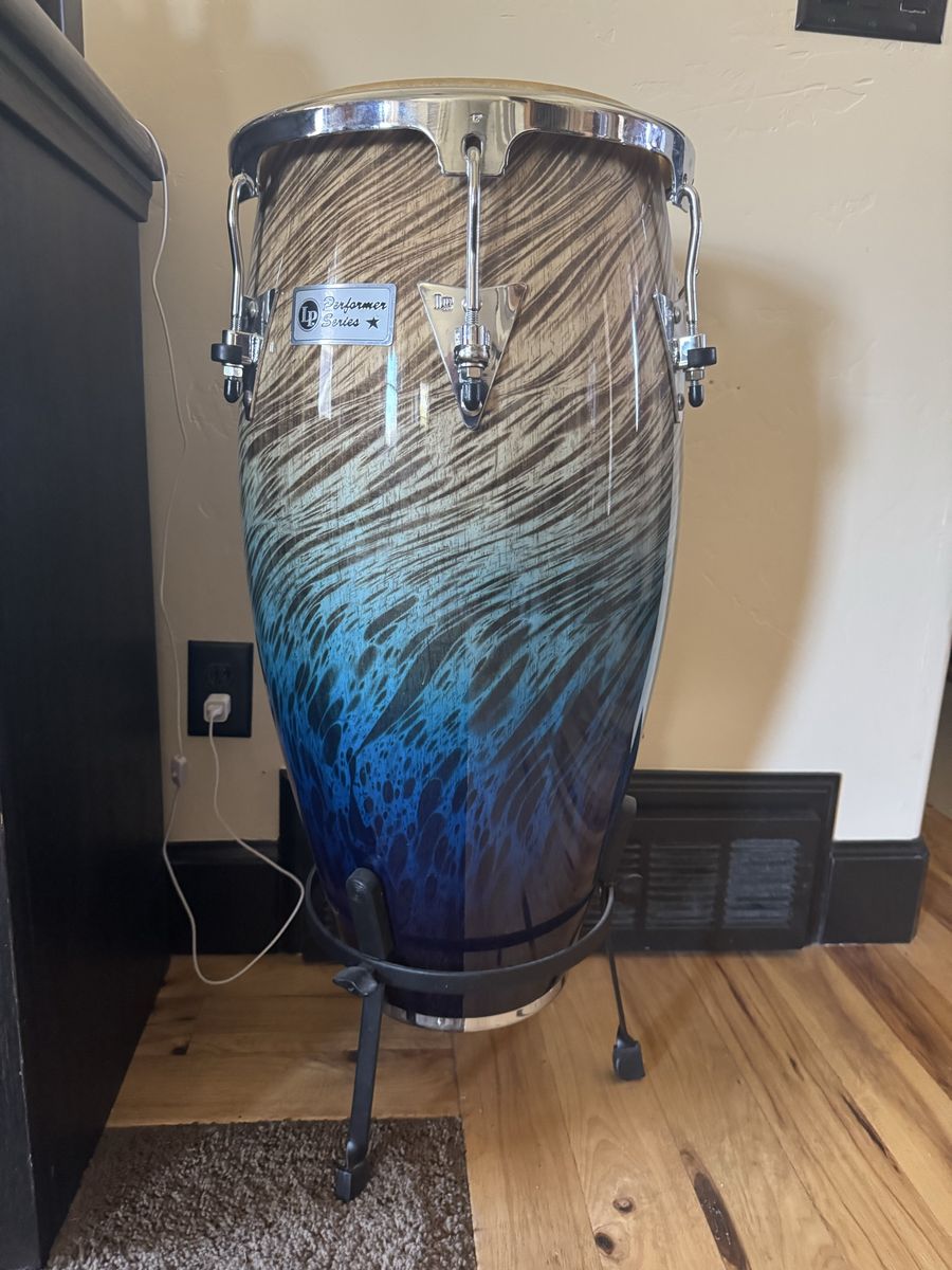 Conga drum with stand