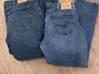 Men’s Levis 40x32 $15 Each
