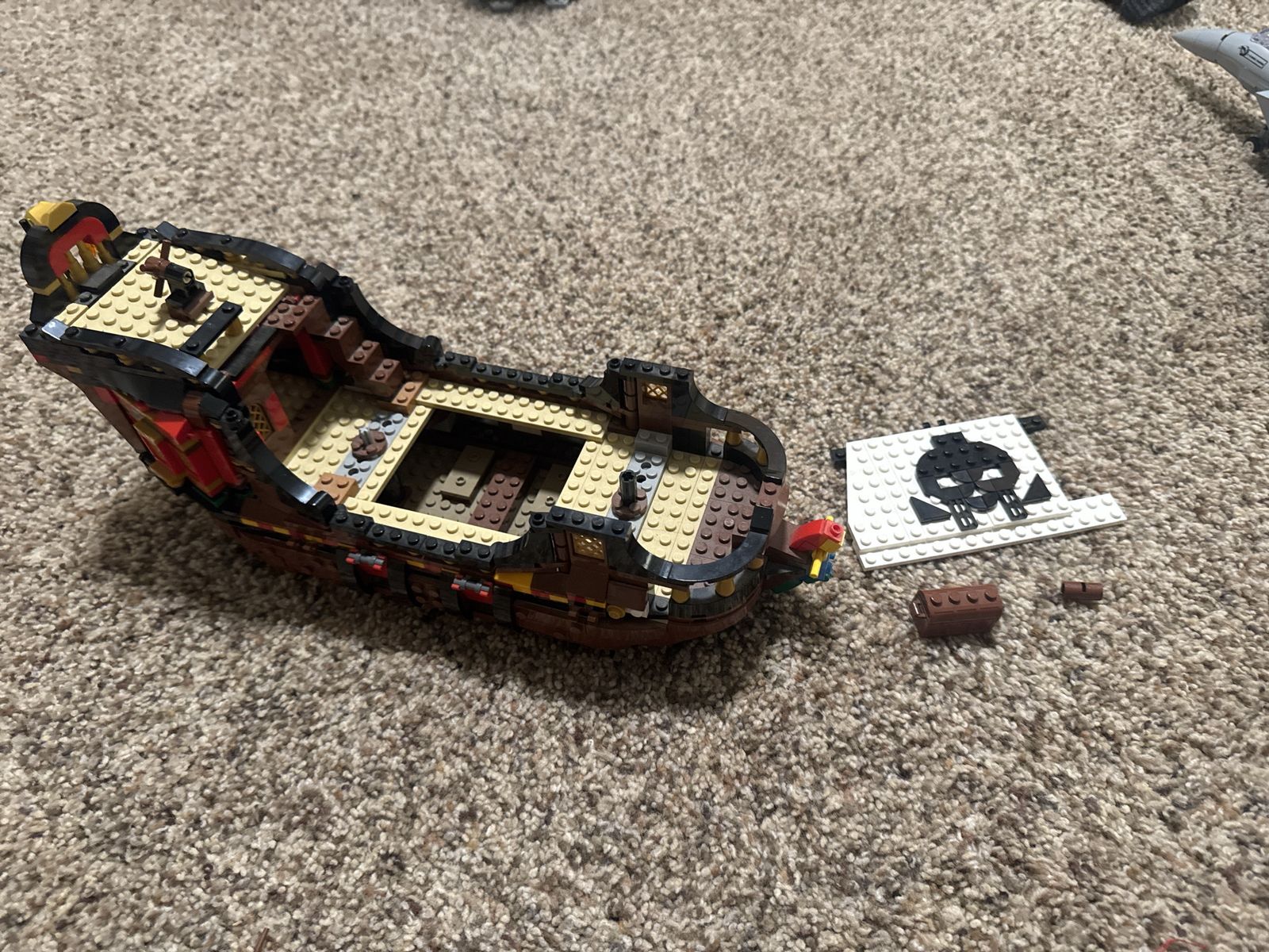 LEGO Pirate Ship Hull Build with Flag and Chest Partial Set