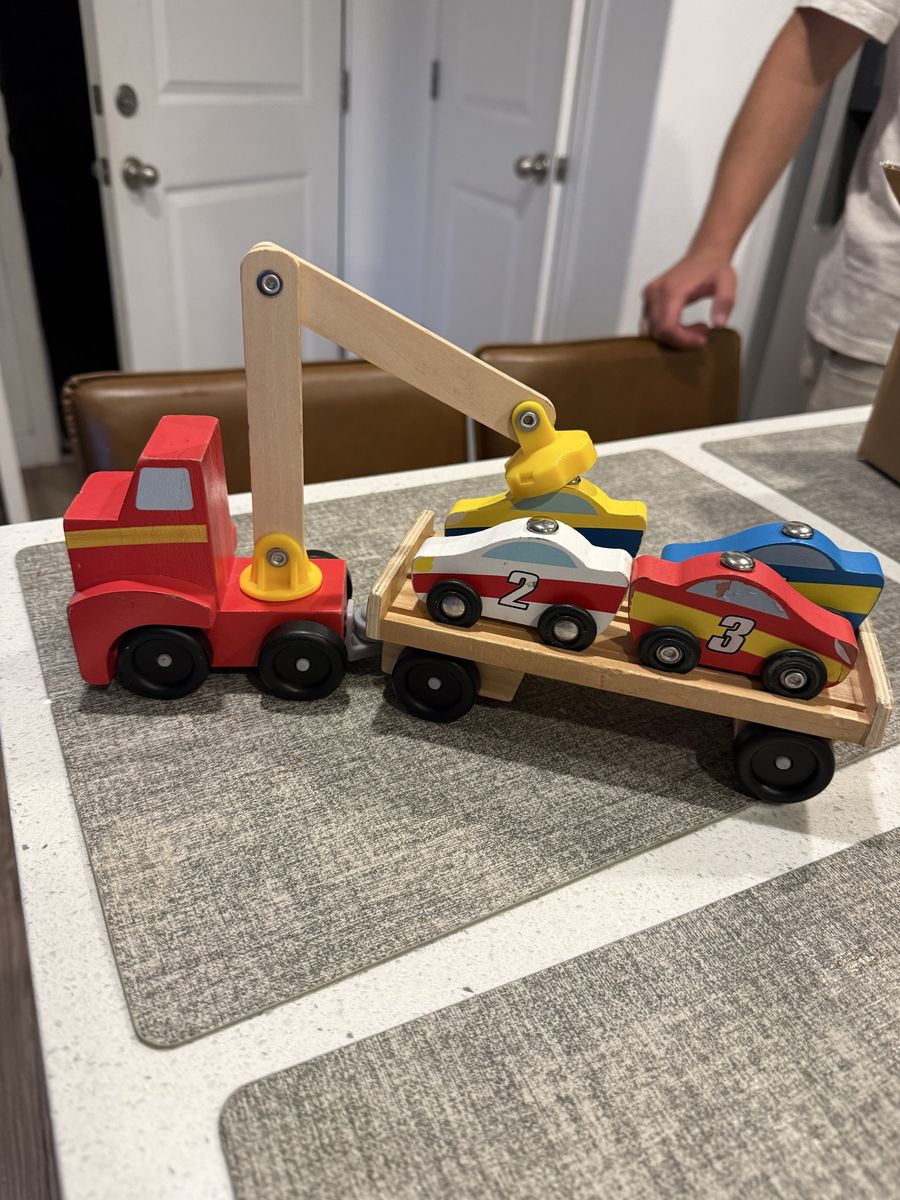 Melissa & Doug Classic Toy Magnetic Car Loader Wooden Truck with 4 Race Cars