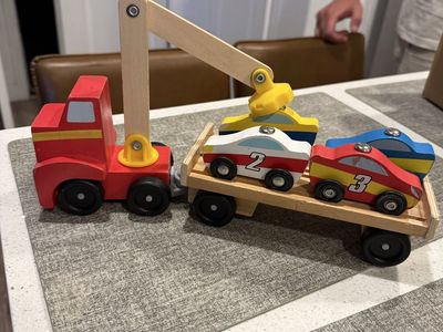 Melissa & Doug Classic Toy Magnetic Car Loader Wooden Truck with 4 Race Cars