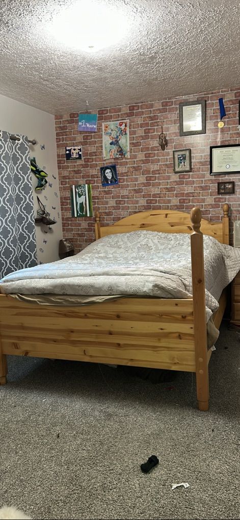 Deseret Industries Solid Wood Queen Bedroom Set