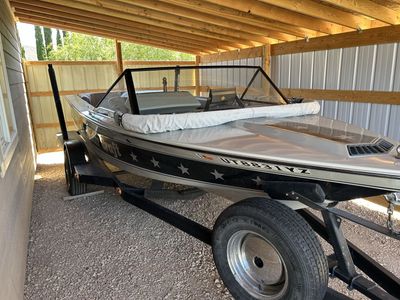 1983 1/2 MasterCraft Stars and Stripes Ski Boat with Trailer - 135 hours. Ready for the Water!