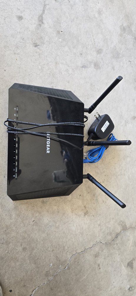 NETGEAR Nighthawk Smart WiFi Router (R6700v3) AC1750 Dual Band Gigabit with 3 Antennas