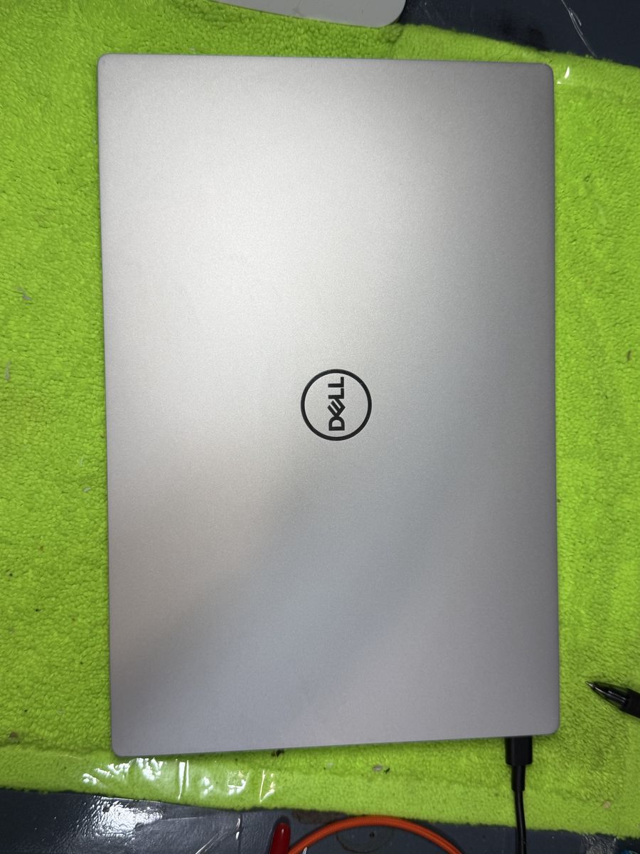 Dell xps 13” like new , see all photos