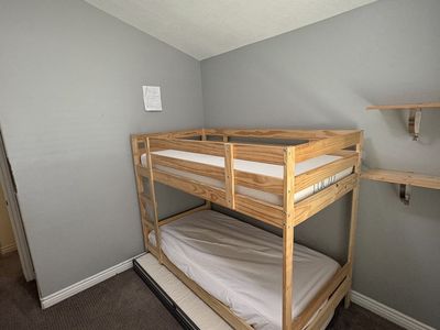 2 Bunkbeds PLUS trundle bed (x3 mattresses)