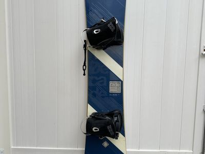 Ride 156 cm Snowboard with Black Bindings