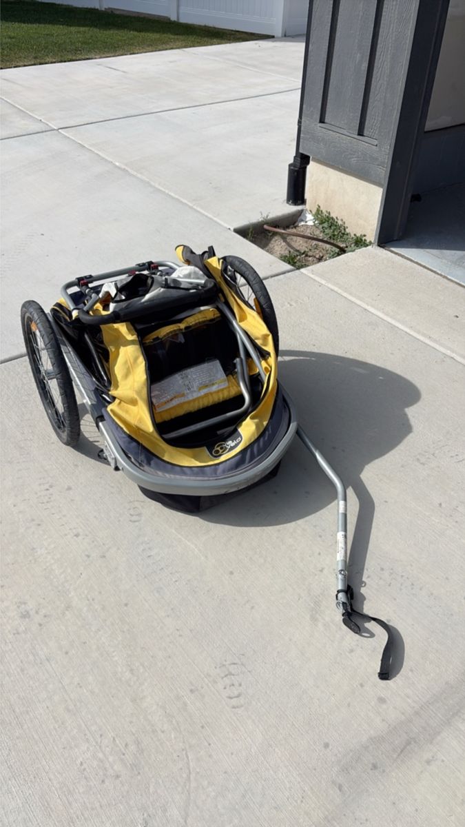 Kids bike trailer