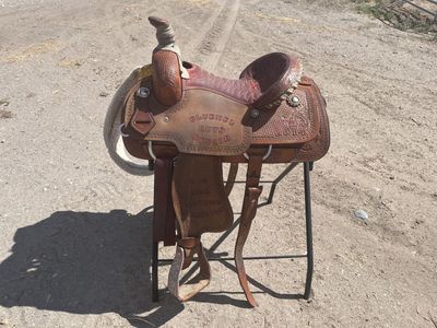 14" Corriente Saddle