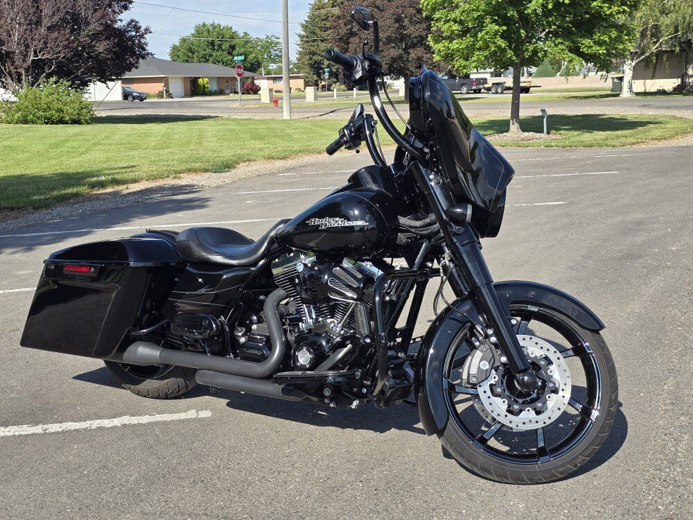 2015 Street Glide FLHX• Stage 1 • Custom • $12,500