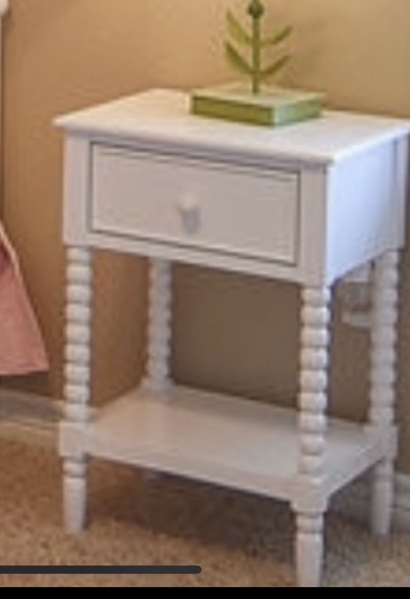 White Wood Spindle Leg Nightstand with Drawer and Shelf- set of 2