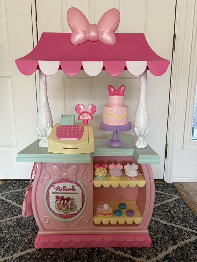 Disney Minnie Mouse Bakery Kitchen W/Accesories