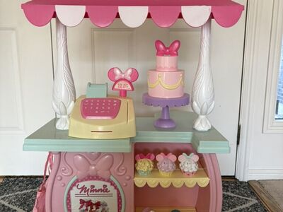 Disney Minnie Mouse Bakery Kitchen W/Accesories