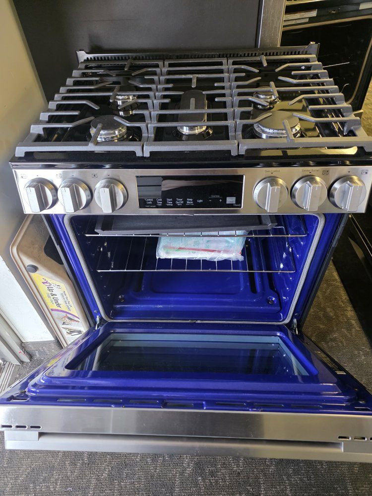 New Lg gas range