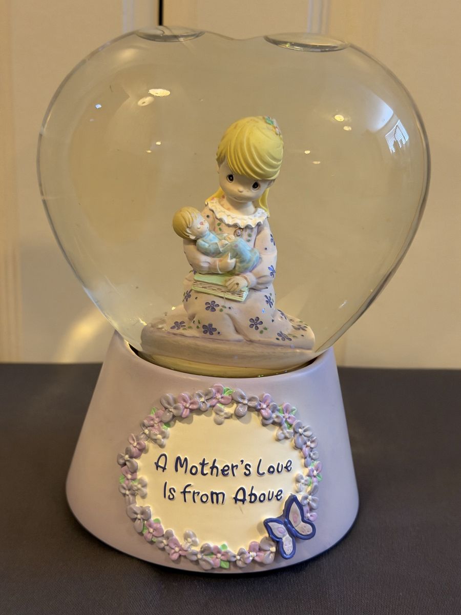 Precious Moments A Mother's Love Is From Above Heart Musical Snow Globe
