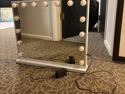 Make up mirror / full length mirror