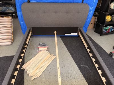 Platform Bed (Size: Full)
