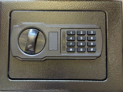 Small Safe 9x7x7 With Keypad And Keys