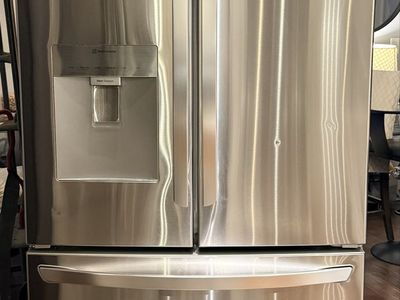 LG Stainless Steel French Door Refrigerator – Like New