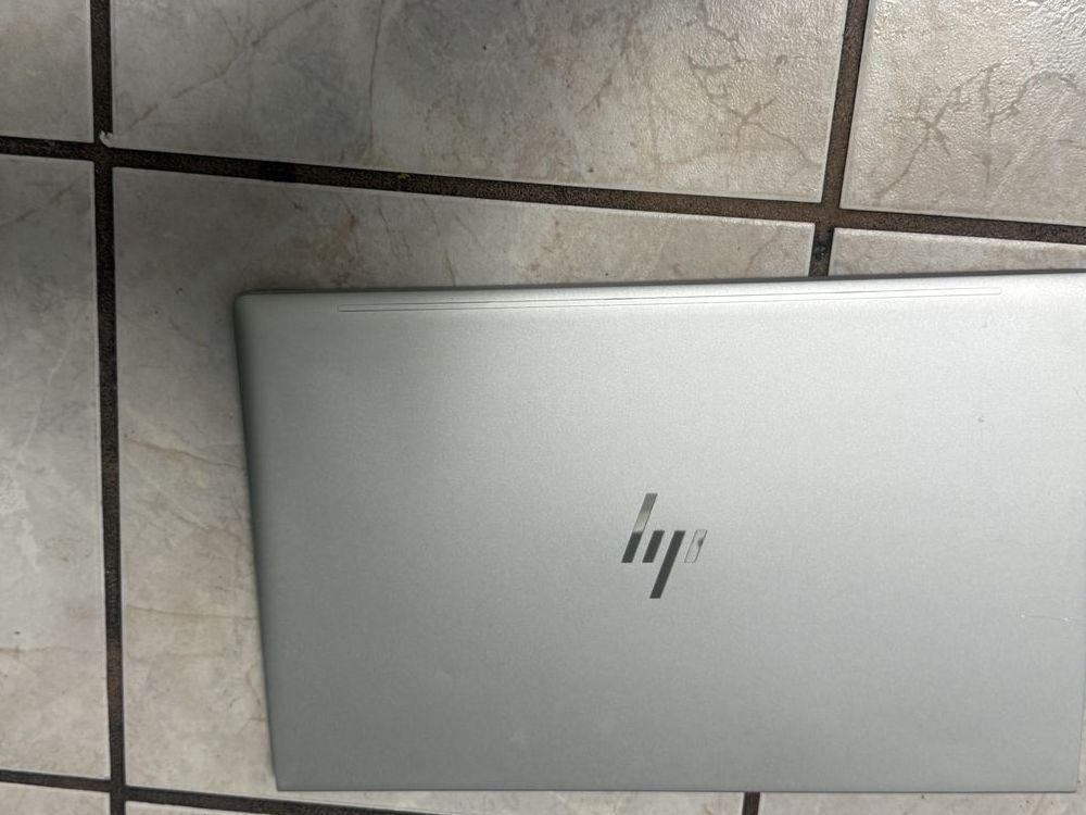 Main image 3