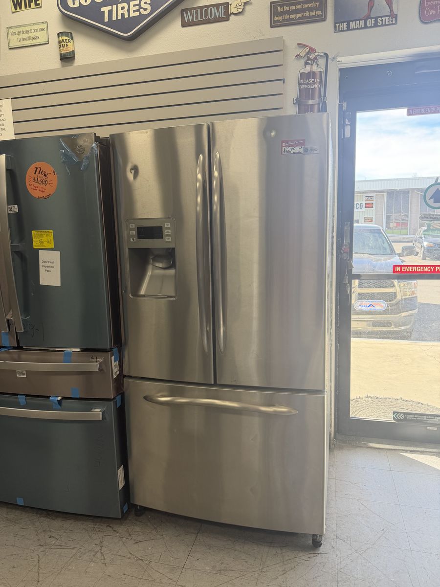 NICE GE PROFILE STAINLESS STEEL FRENCH DOOR FRIDGE