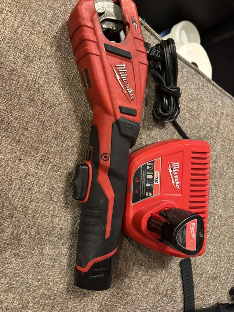 Milwaukee 2471-20 COpper TIubing Cutter