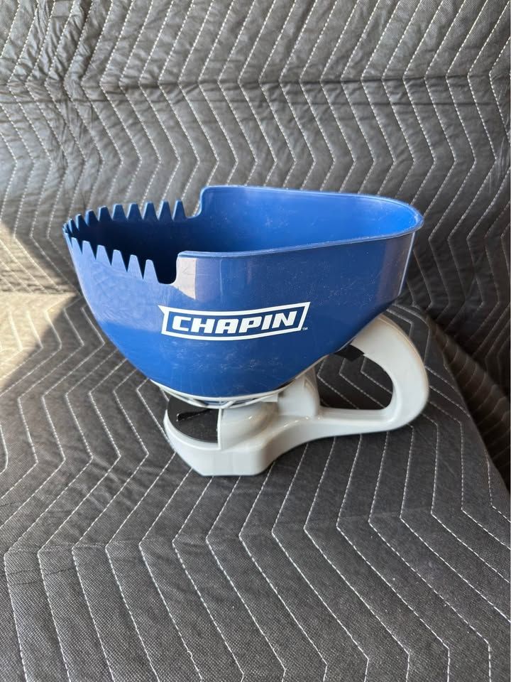Chapin 8706A Handheld Crank Spreader
