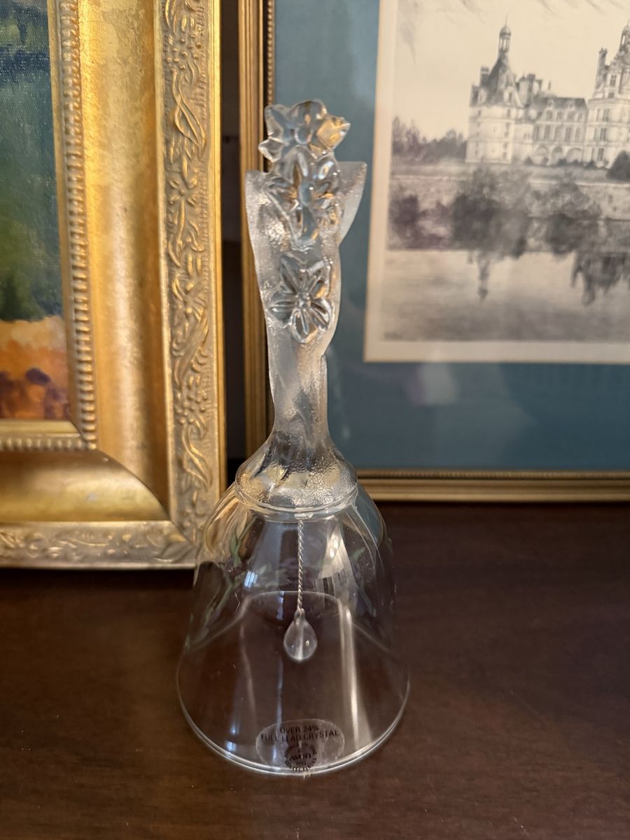 Avon 1992 collectible crystal bell