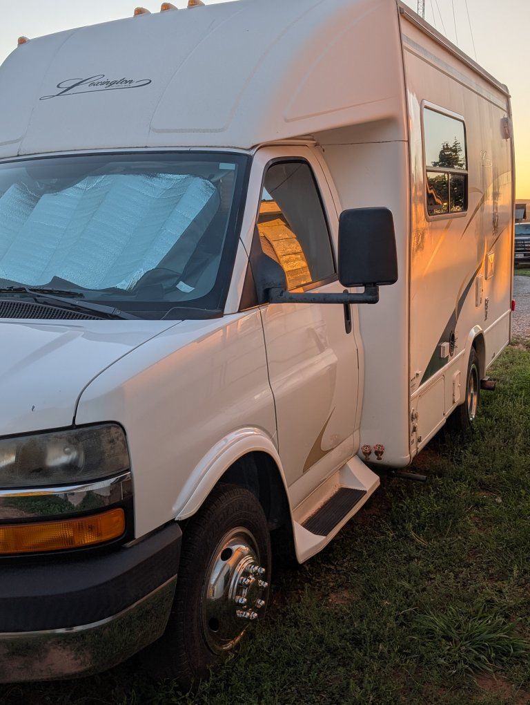 Forest River Lexington Class C RV Motorhome - Chevy Chassis