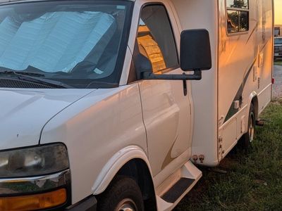 Forest River Lexington Class C RV Motorhome - Chevy Chassis