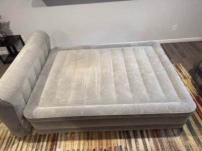 I’M SELLING TWO INFLATABLE MATTRESSES AND TWO BACKREST PILLOWS IN GOOD CONDITION