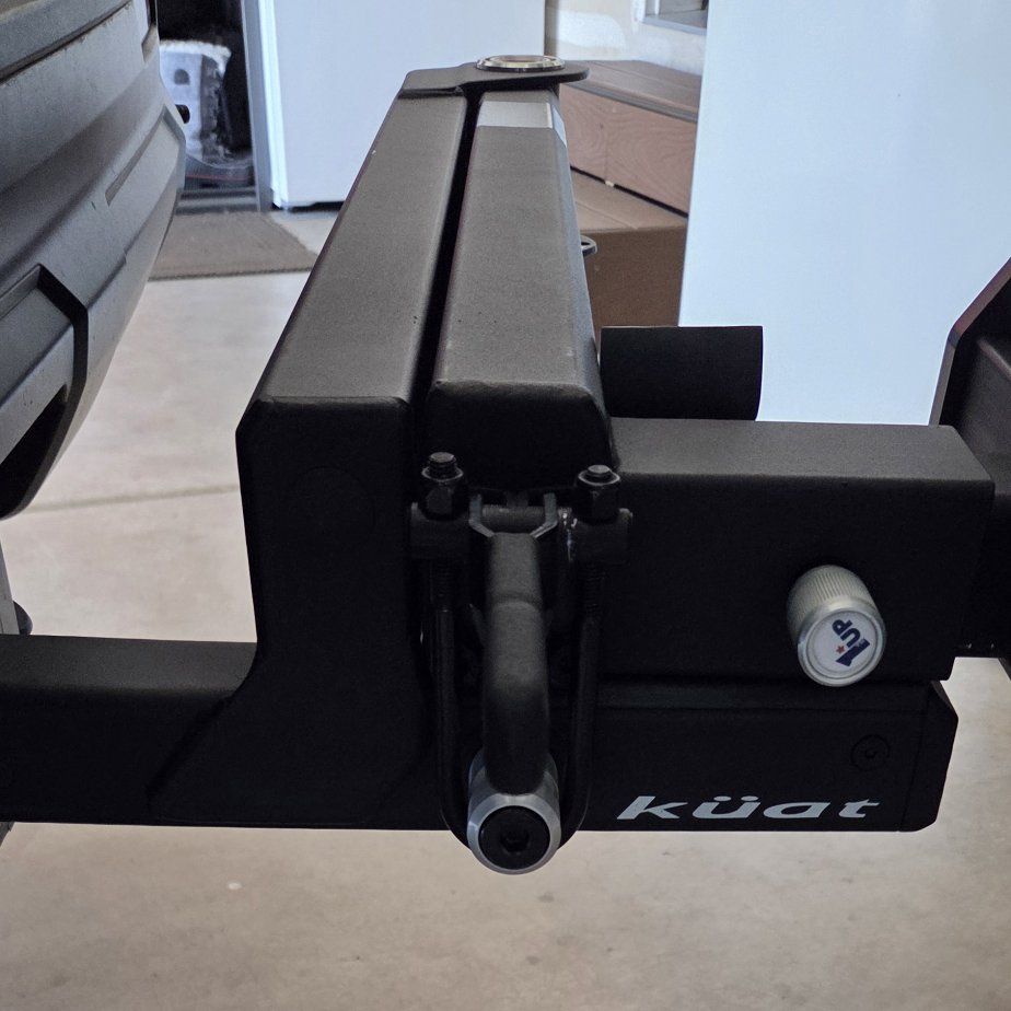 Kuat Pivot V2. Swing-Away Hitch Adapter - Passenger Side Swing