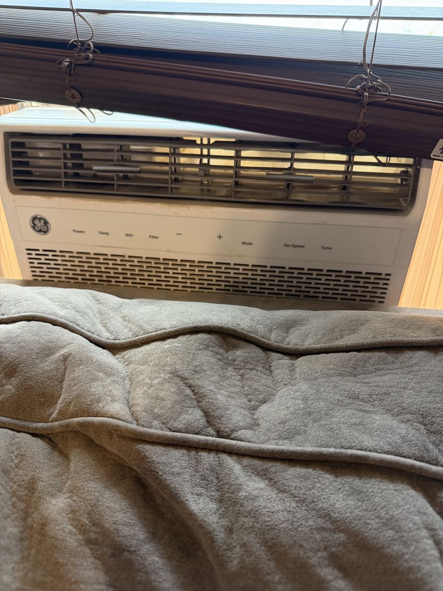 G&E window a/c for large room with remote