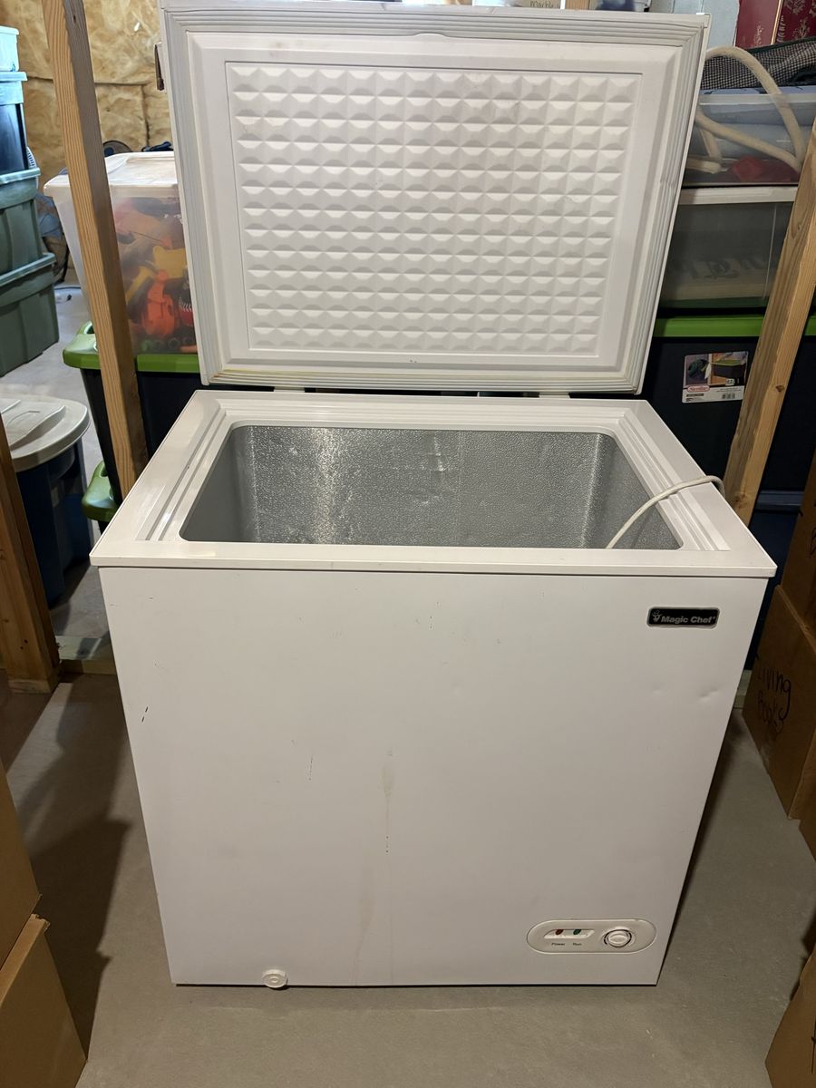 Magic Chef Chest Freezer White Used