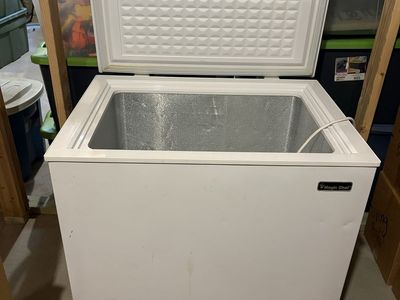 Magic Chef Chest Freezer White Used