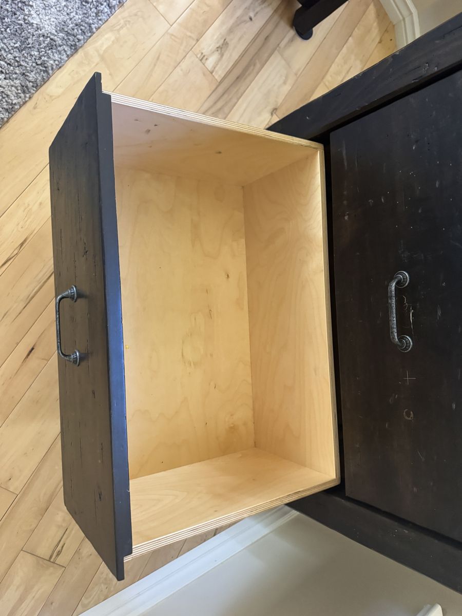Main image 4