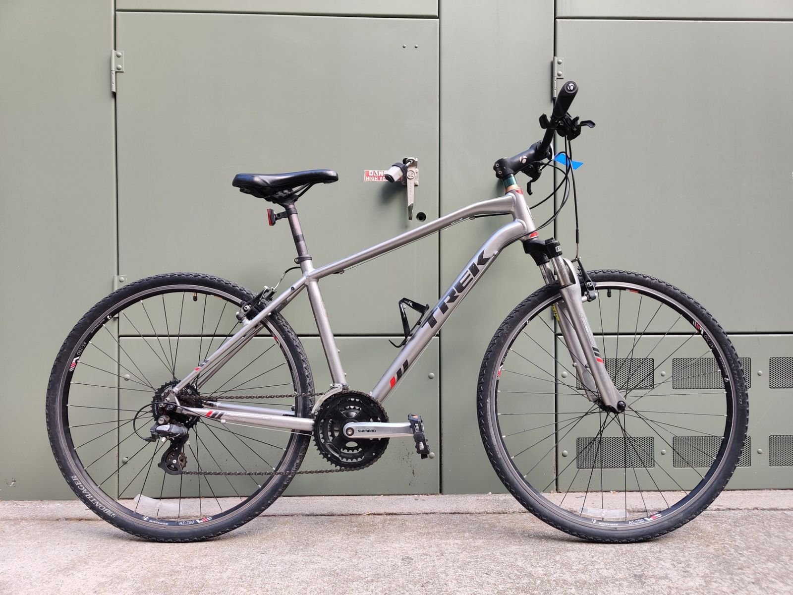 Trek Dual Sport 8.2 Gravel Bike SB108-26