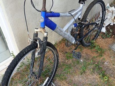 Mongoose Full Suspension Mountain Bike - Blue/Silver, Needs Repair