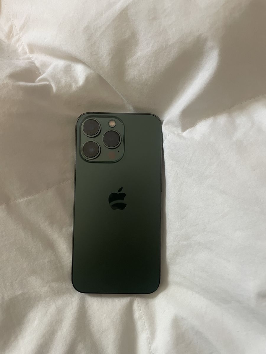 iPhone 12 Pro dark green