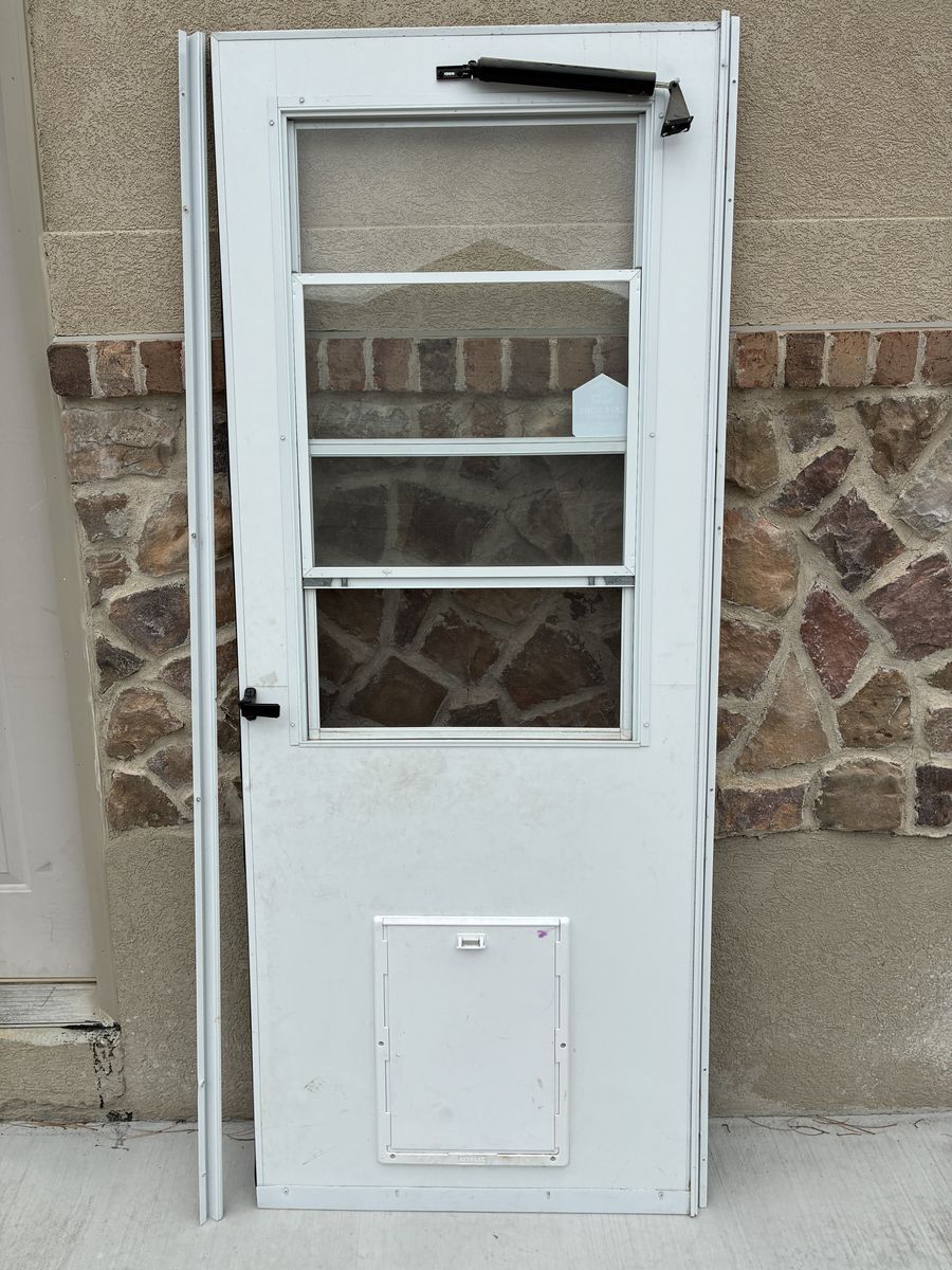 Storm Door, 32"
